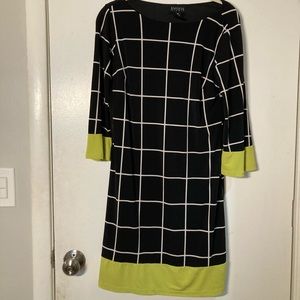 Grid pattern green accent dress